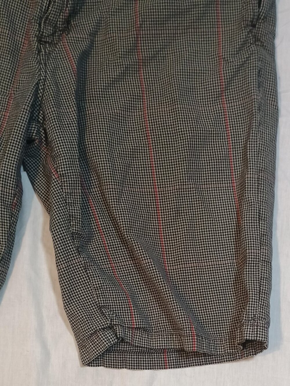 Vans/Shorts/Mens 34/Grey Black Houndstooth Red Pinstripe Off The Wall Skate Casu - Picture 6 of 7